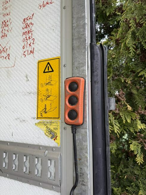 Volkswagen Transporter Kontener Winda Automat 8 palet ponad 4,2 metra długości