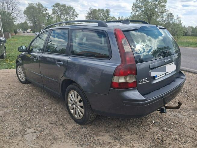 Volvo V50 2.0 diesel kombi HAK na alusach Tanie Auta Fasty Knyszyńska 49