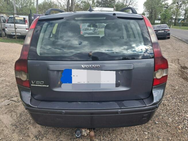 Volvo V50 2.0 diesel kombi HAK na alusach Tanie Auta Fasty Knyszyńska 49