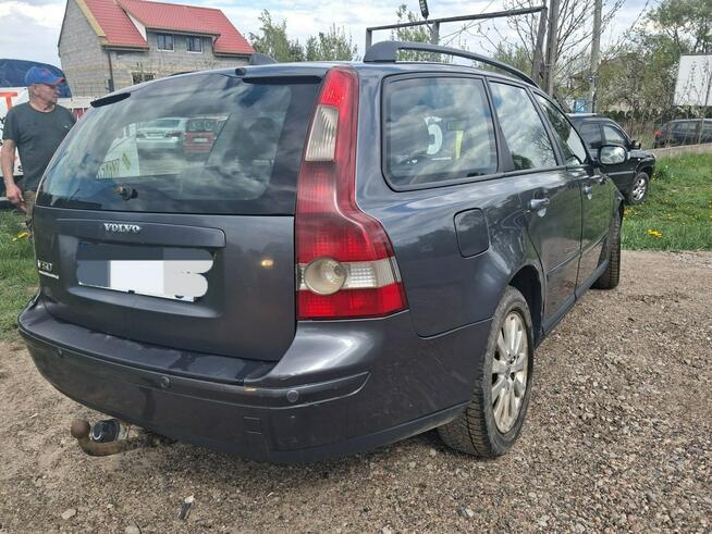 Volvo V50 2.0 diesel kombi HAK na alusach Tanie Auta Fasty Knyszyńska 49