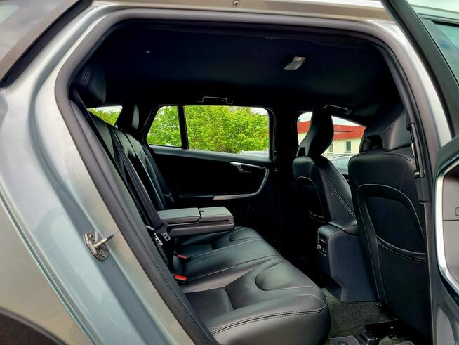 Volvo V60 Cross Country LED Xenon Serwis Navi Parktronic Kamera Climatronic BLIS Gwarancja!