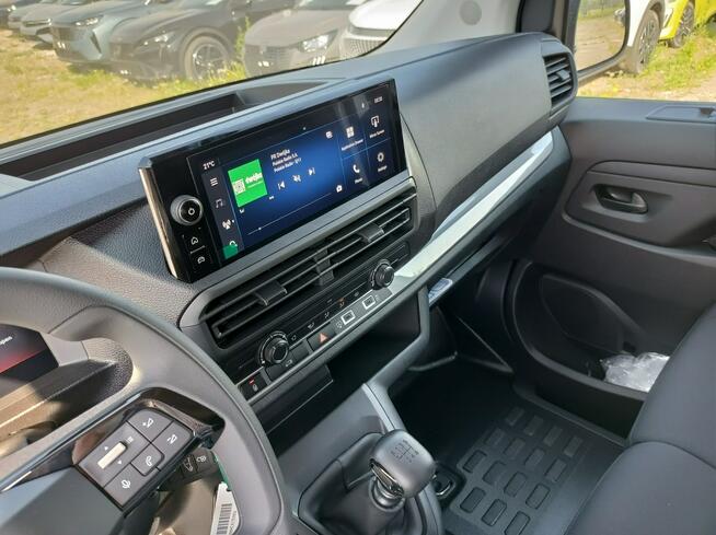 Opel Vivaro Furgon 2.2 150KM EXTRA LONG NA PLACU