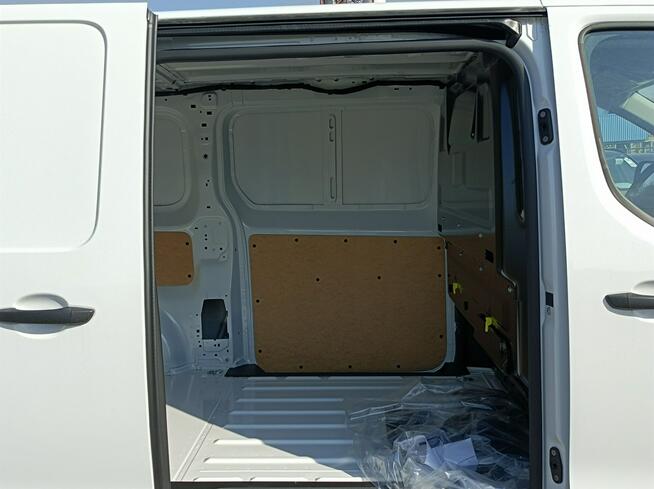 Opel Vivaro Furgon 2.2 150KM EXTRA LONG NA PLACU