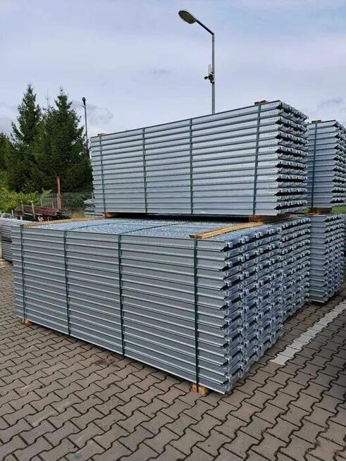 Nowe rusztowania typ Baumann 200 m2
