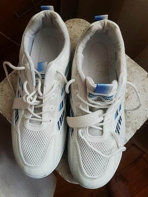 Sprzedam buty sportowe męskie