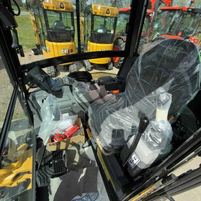 Minikoparka Caterpillar CAT 302.7 z klimatyzacją