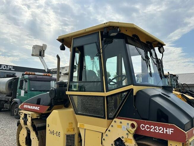 WALEC DROGOWY DYNAPAC CC232HF