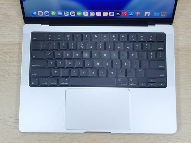 MacBook Pro 14 A2992, 2 lata gwarancji