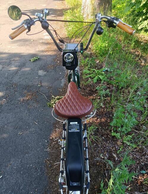 Rower elektryczny zielony