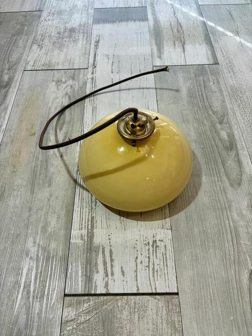 Lampa wisząca z kloszem typu beret
