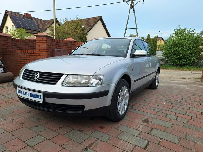Volkswagen Passat 62 Tyś kilometrów auto jak nowe Klimatronik Parktronik Welury serwis