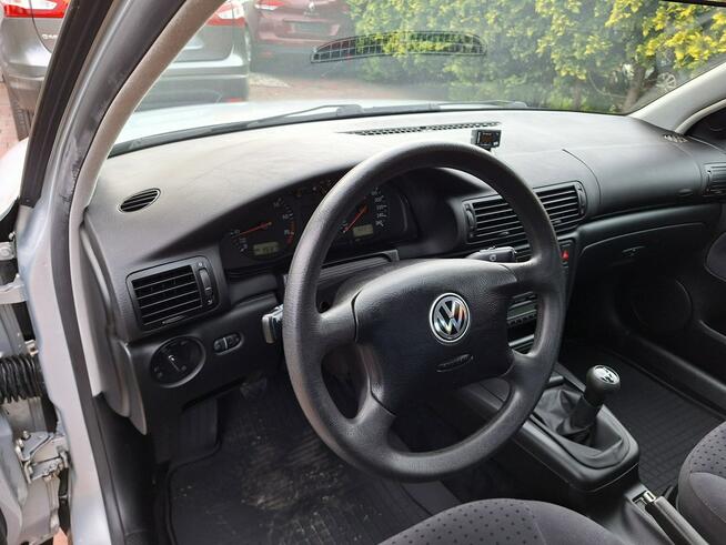 Volkswagen Passat 62 Tyś kilometrów auto jak nowe Klimatronik Parktronik Welury serwis