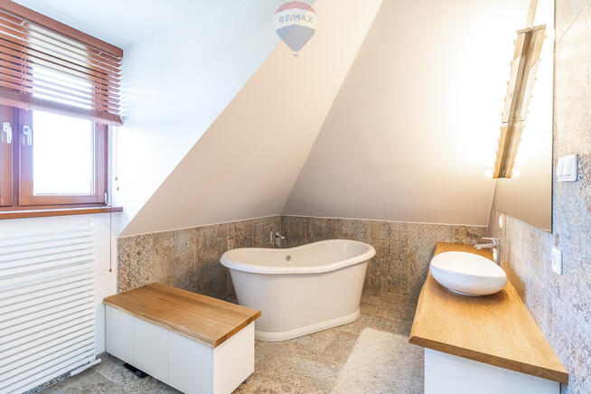 Dom 270 m² blisko lasu na działce 3737 m²