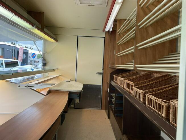Mercedes Sprinter Autosklep pieczyw Gastronomiczny Food Truck Foodtruck Sklep Borco 2012