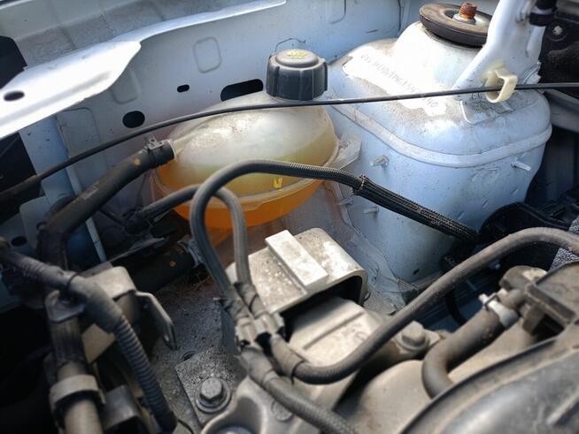 Sprzedam samochód marki Dacia Duster.