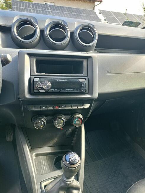 Sprzedam samochód marki Dacia Duster.