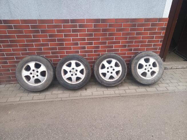 Koła na felgach aluminiowych Opel