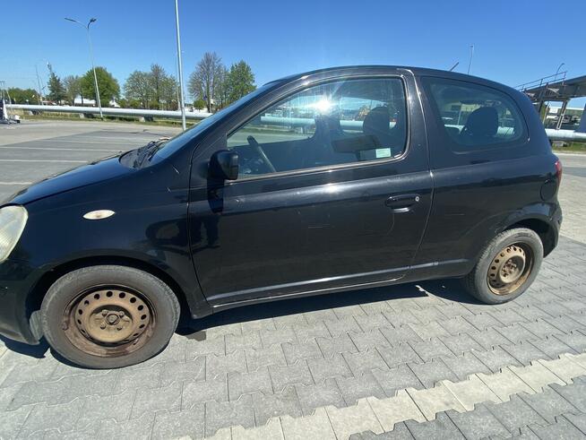 Toyota Yaris 3500zł.