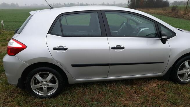 Sprzedam Toyotę Auris