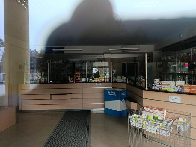 Sprzedam lub wynajmę aptekę umeblowaną