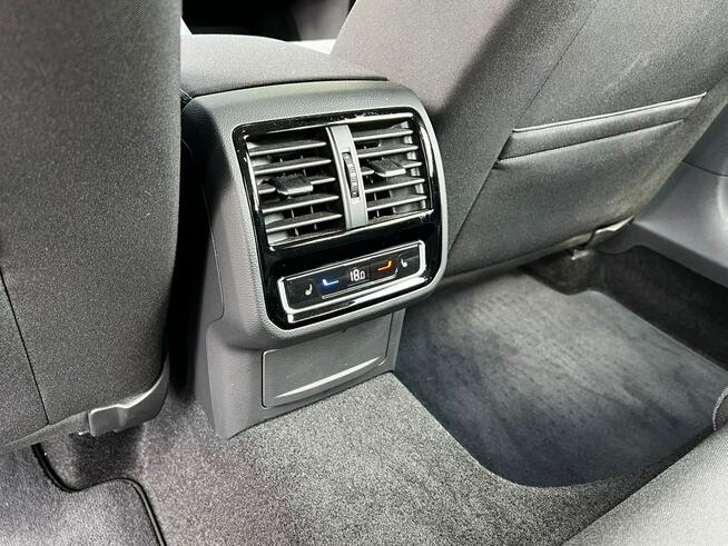 Volkswagen Passat 2.0 TDI DSG Zarejestrowany Serwisowany Grzane fotele CarPlay
