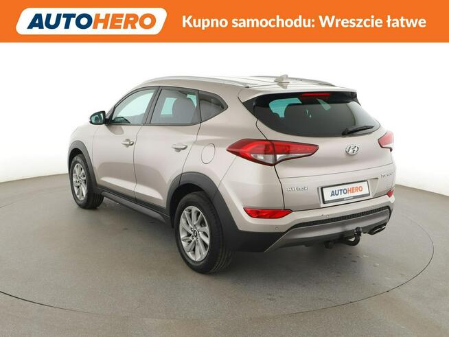 Hyundai Tucson 4x4 navi klima auto kamera i czujniki parkowania grzane fotele