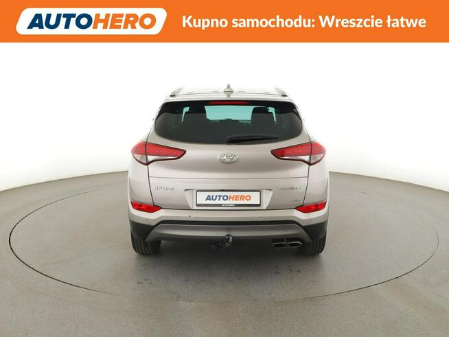 Hyundai Tucson 4x4 navi klima auto kamera i czujniki parkowania grzane fotele