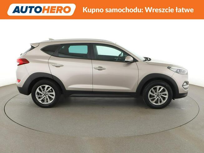 Hyundai Tucson 4x4 navi klima auto kamera i czujniki parkowania grzane fotele