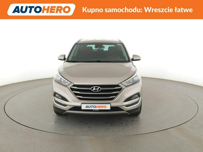 Hyundai Tucson 4x4 navi klima auto kamera i czujniki parkowania grzane fotele