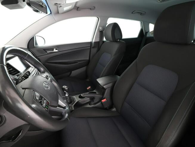 Hyundai Tucson 4x4 navi klima auto kamera i czujniki parkowania grzane fotele