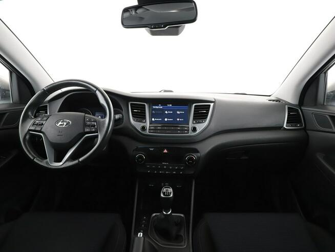 Hyundai Tucson 4x4 navi klima auto kamera i czujniki parkowania grzane fotele