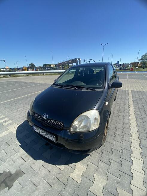 Toyota Yaris 3500zł.