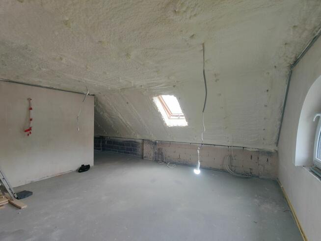 Izolacja Pianą PUR Poddasza Fundamenty Hale