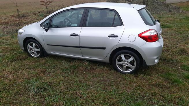 Sprzedam Toyotę Auris