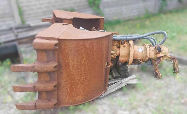 Hydrauliczny chwytak dwuszczękowy