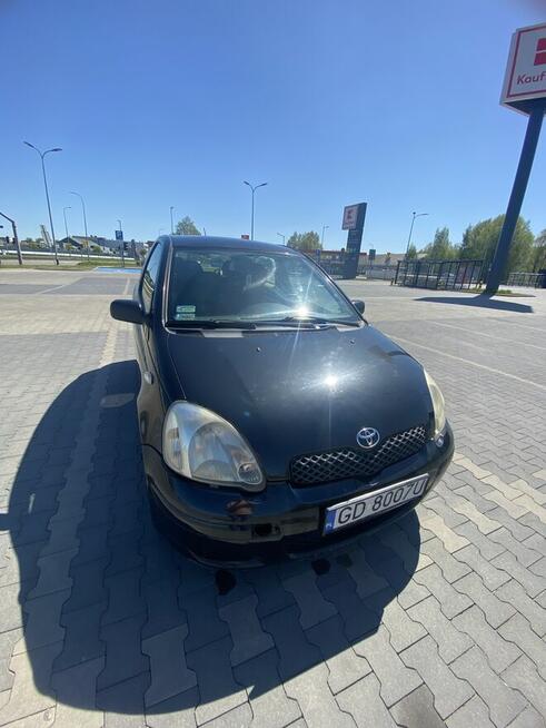 Toyota Yaris 3500zł.