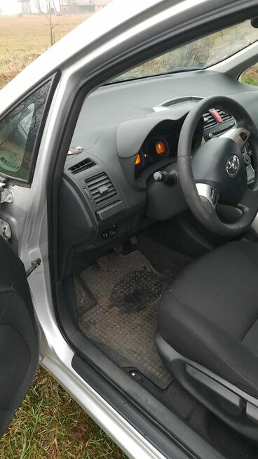 Sprzedam Toyotę Auris