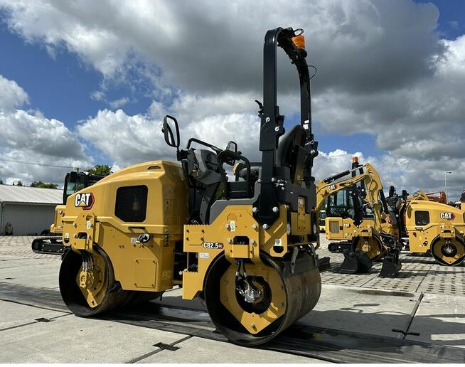 WALEC DROGOWY CATERPILLAR CB 2.5 GC