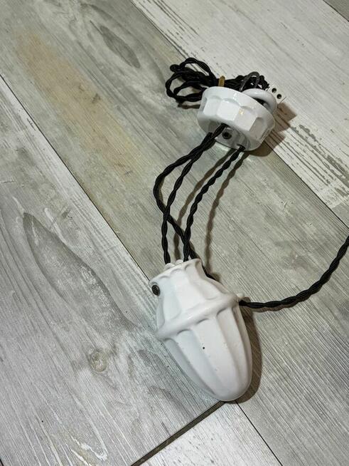 Stara lampa wisząca z przeciwwagą porcelanową żarówka E27