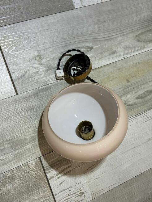 Lampa wisząca z kloszem typu beret