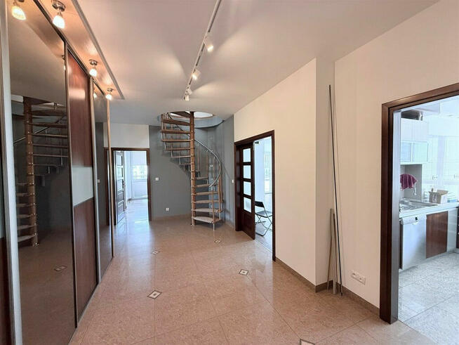 225 m² | 2 poziomy | mieszkanie lub biuro| Mokotów