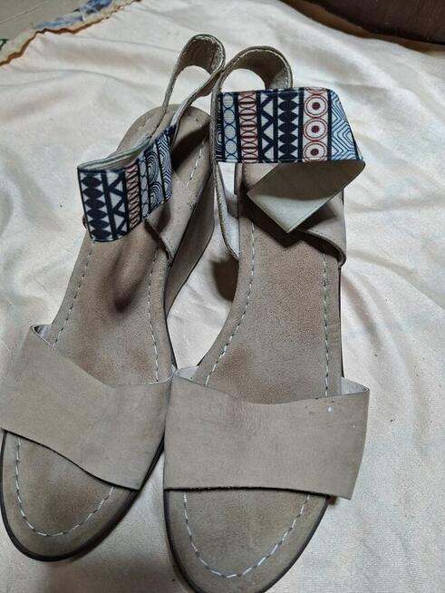 Sprzedam tanio kilka par butów damskich, różne rozmiary