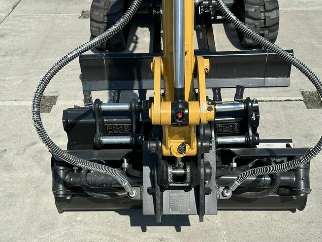 Caterpillar 301.8 GWARANCJA FABRYCZNA 4 LATA