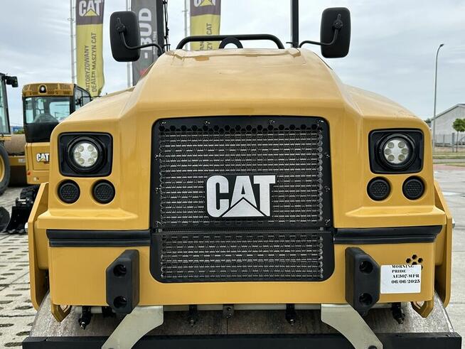 WALEC DROGOWY MARKI CATERPILLAR CB 2.7 GC