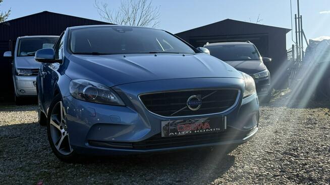 Volvo V40 2.0 d3 150KM /204KM ledy bi xenon wstyd park pół skóry panorama 1.r.gw