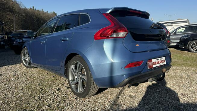 Volvo V40 2.0 d3 150KM /204KM ledy bi xenon wstyd park pół skóry panorama 1.r.gw