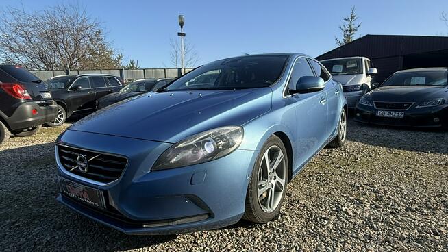 Volvo V40 2.0 d3 150KM /204KM ledy bi xenon wstyd park pół skóry panorama 1.r.gw