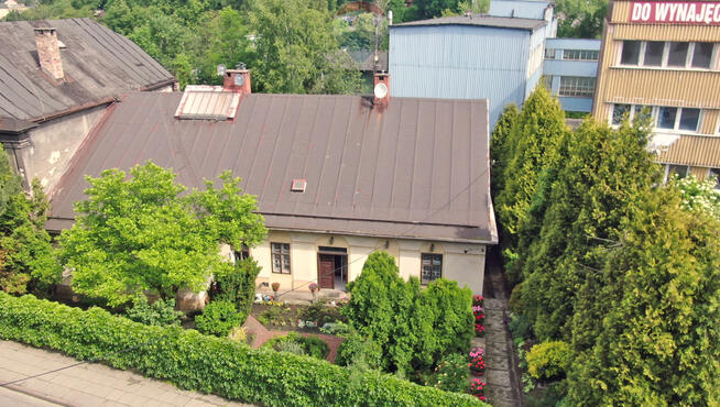 Kamienica inwestycyjna + parking 8 aut - centrum