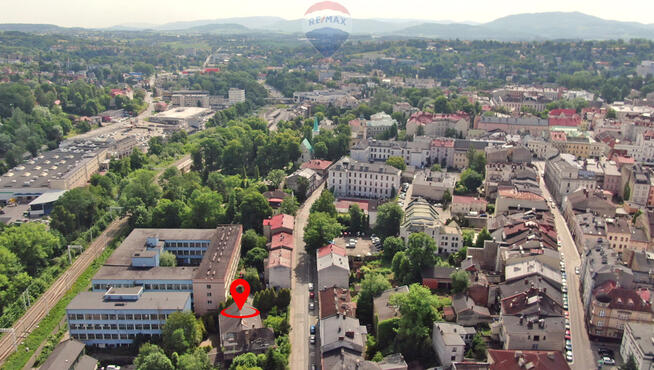 Kamienica inwestycyjna + parking 8 aut - centrum