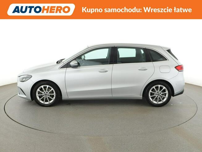Mercedes B 200 automat full LED półskóra navi duze ekrany grzane fotele kamera i czuj